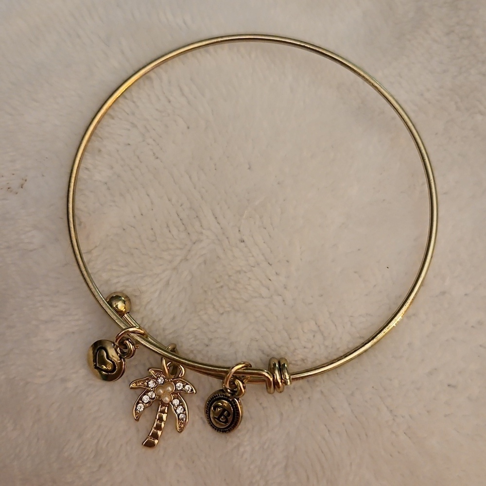 3/$30 BELLA PERLINA Palm Tree and Heart Charm Slide Bracelet - Picture 4 of 5